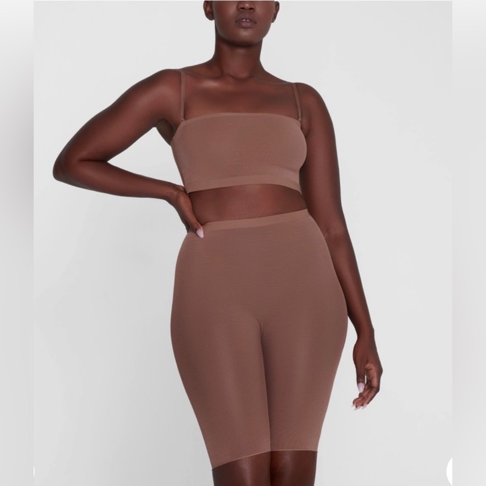 SKIMS Sheer Sculpt Short - JASPER